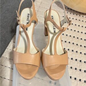 Anne Klein Women’s Akvita Nude T Strap Heels SZ 8 1/2